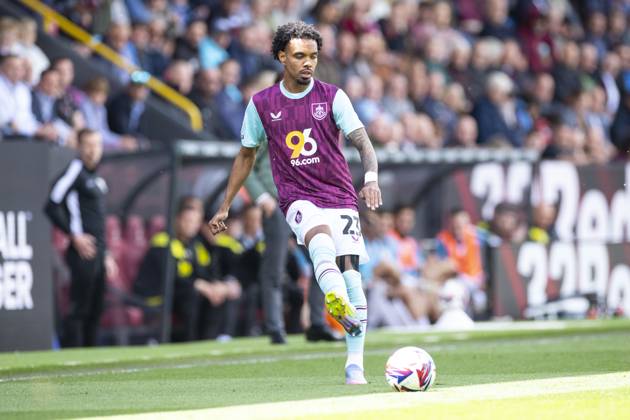 Burnley FC v Millwall FC - Sky Bet Championship Lucas Pires 23 of Burnley FC plays during the Sky Bet Championship match between Burnley and Millwall at Turf Moor in Burnley, England, on May 3, 2025. Burnley Lancashire Copyright: xMIxNewsx originalFilename:0816158570st