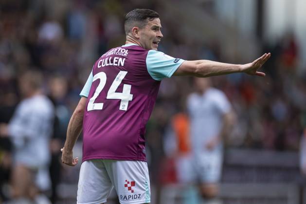 Burnley FC v Millwall FC - Sky Bet Championship Josh Cullen 24 of Burnley FC gesticulates during the Sky Bet Championship match between Burnley and Millwall at Turf Moor in Burnley, on May 3, 2025. Burnley Lancashire Copyright: xMIxNewsx originalFilename:0816158847st