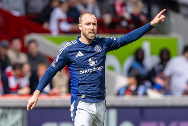 Football - 2024 2025 Premier League - Brentford vs Manchester United, ManU - Gtech Community Stadium - Sunday 2nd May 2025. Christian Eriksen (Manchester United) at the Gtech Community Stadium COLORSPORT DANIEL BEARHAM  csp_bre_manu_db_06042025_