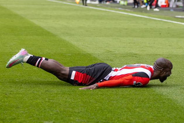 Football - 2024 2025 Premier League - Brentford vs Manchester United, ManU - Gtech Community Stadium - Sunday 2nd May 2025. Yoane Wissa (Brentford FC) celebrates scoring his teams fourth goal at the Gtech Community Stadium COLORSPORT DANIEL BEARHAM  csp_bre_manu_db_06042025_