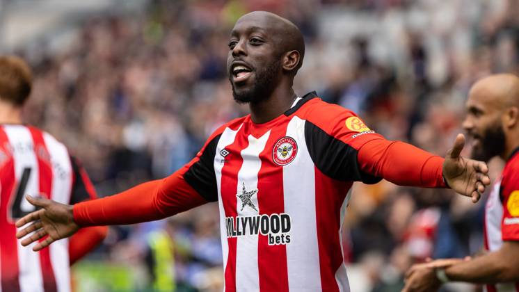 Football - 2024 2025 Premier League - Brentford vs Manchester United, ManU - Gtech Community Stadium - Sunday 2nd May 2025. Yoane Wissa (Brentford FC) celebrates scoring his teams fourth goal at the Gtech Community Stadium COLORSPORT DANIEL BEARHAM  csp_bre_manu_db_06042025_