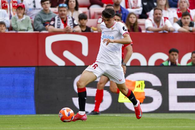 Sevilla FC v CD Leganes - La Liga EA Sports Juanlu Sanchez of Sevilla FC runs with the ball during the La Liga EA Sports match between Sevilla FC and CD Leganes at Sanchez Pizjuan in Seville, Spain, on May 4, 2025. Seville Spain Copyright: xDAXxImagesx originalFilename:daximages-sevillaf250504_npoZ7