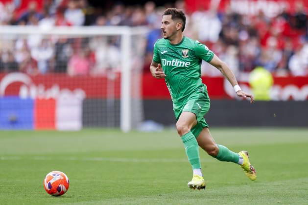 Sevilla FC v CD Leganes - La Liga EA Sports Javi Hernandez of CD Leganes runs with the ball during the La Liga EA Sports match between Sevilla FC and CD Leganes at Sanchez Pizjuan in Seville, Spain, on May 4, 2025. Seville Spain Copyright: xDAXxImagesx originalFilename:daximages-sevillaf250504_npqWc