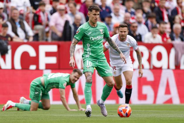 Sevilla FC v CD Leganes - La Liga EA Sports Dani Raba of CD Leganes controls the ball during the La Liga EA Sports match between Sevilla FC and CD Leganes at Sanchez Pizjuan in Seville, Spain, on May 4, 2025. Seville Spain Copyright: xDAXxImagesx originalFilename:daximages-sevillaf250504_nps7u