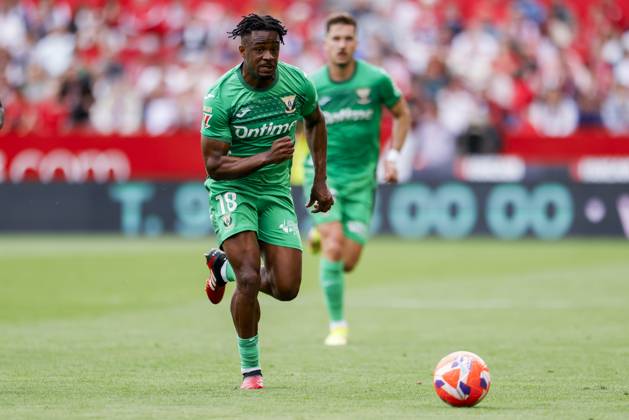 Sevilla FC v CD Leganes - La Liga EA Sports Luis Lopes of CD Leganes runs with the ball during the La Liga EA Sports match between Sevilla FC and CD Leganes at Sanchez Pizjuan in Seville, Spain, on May 4, 2025. Seville Spain Copyright: xDAXxImagesx originalFilename:daximages-sevillaf250504_npufY