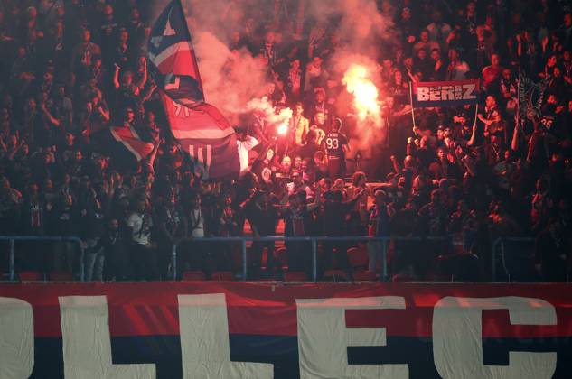 Paris Saint-Germain v Arsenal FC - UEFA Champions League 2024 25 Semi Final Second Leg Paris Saint-Germain fans with flares during the UEFA Champions League 2024 25 Semi Final Second Leg match between Paris Saint-Germain and Arsenal FC at Parc des Princes on May 7, 2025 in Paris, France. Paris Parc des Princes France France Copyright: xNealxSimpson Sportsphoto APLx 14126533