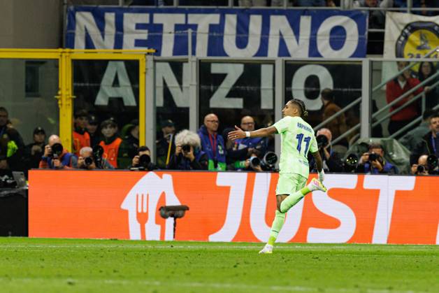 Raphinha seen celebrating after scoring goal during UEFA Champions League semifinal game between teams of Internazionale Milano and FC Barcelona, Barca (Maciej Rogowski) Milan San Siro Italy Copyright: xMaciejxRogowskix interfcbarcelona2425-391
