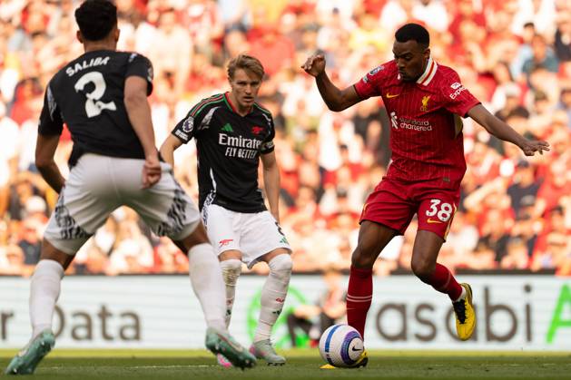 Liverpool FC v Arsenal FC - Premier League Liverpool s Ryan Gravenberch is in action during the Premier League match between Liverpool and Arsenal at Anfield in Liverpool, England, on May 11, 2025. Liverpool Merseyside United Kingdom  Copyright: xMIxNewsx originalFilename:fletcher-liverpoo250511_nplNS