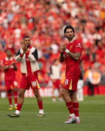 Liverpool FC v Arsenal FC - Premier League Dominik Szoboszlai applauds the fans after the Premier League match between Liverpool and Arsenal at Anfield in Liverpool, England, on May 11, 2025. Liverpool Merseyside United Kingdom  Copyright: xMIxNewsx originalFilename:fletcher-liverpoo250511_npFlx