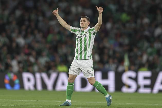 Real Betis-CA Osasuna. La Liga EA Sports match. Date 35 Romain Perraud of Real Betis during the La Liga EA Sports match between Real Betis v CA Osasuna played at Benito Villamarin Stadium on 11 May 2025 in Barcelona, Spain. kpng Copyright: xAntonioxPozox xPRESSINPHOTOx AP_240511_BET_OSA_962