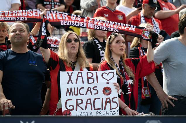 Football, Bundesliga, Germany, Men, Season 2024 2025, Matchday 33, BayArena Leverkusen Bayer Leverkusen Bor Dortmund 2 4 Bayer fans thank outgoing head coach Xabi Alonso LEV