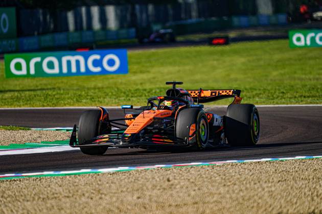 MOTORI - Formula 1 - AWS Gran Premio del Made in Italy e dell Emilia Romagna 2025 - Practice 1 and 2 Oscar Piastri (AUS) - McLaren Formula 1 Team - McLaren MCL39 - Mercedes during Formula 1 AWS Gran Premio del Made in Italy e dell Emilia Romagna 2025 - Autodromo Enzo e Dino Ferrari, Imola (BO) Italy from 15th to 18th May 2025, Imola Italy Copyright: xIPAxSport ABACAx