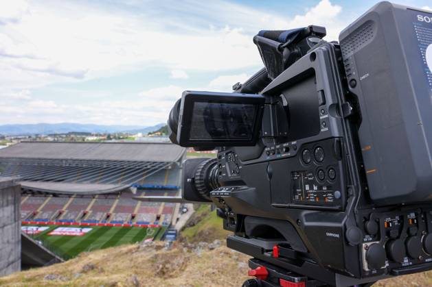 Braga, Portugal 17 05 2025 xJAx Liga Portugal Betclic Sporting Clube de Braga SL Benfica v l , Frensehen reports from Braga since the early afternoon, TV, television, TV camera Copyright: JoaquimxFerreira