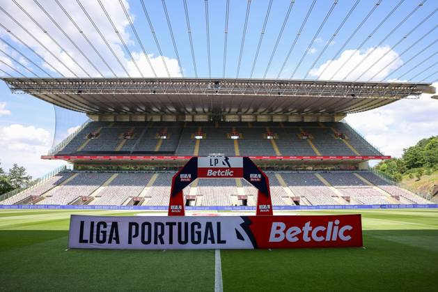 Braga, Portugal 17 05 2025 xJAx Liga Portugal Betclic Sporting Clube de Braga SL Benfica v l , symbol photo, symbol image LIGA PORTUGAL Betclic, Opposite stand Copyright: JoaquimxFerreira