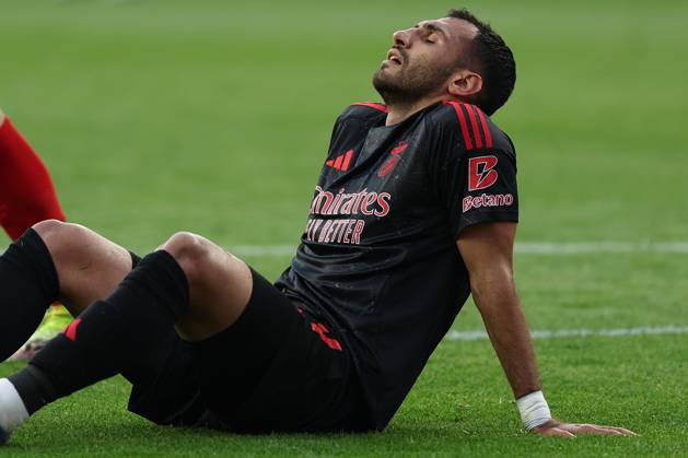 Braga, Portugal 17 05 2025 xJAx Liga Portugal Betclic Sporting Clube de Braga SL Benfica v l , Vangelis Pavlidis S L Benfica disappointed, disappointed looking, dissapointed, sad, frustrated, frustrated, frustrated after end of match Copyright: JoaquimxFerreira