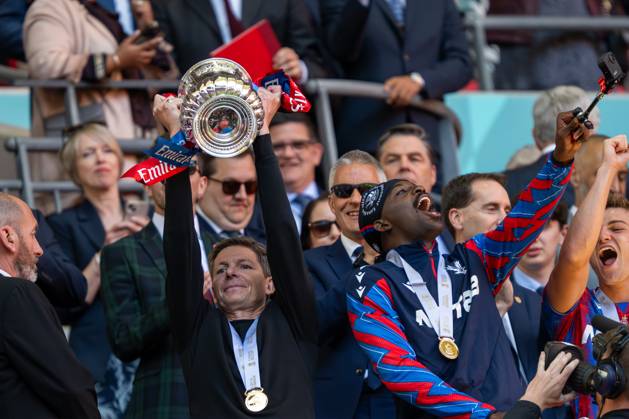 Football - 2024 2025 Emirates FA Cup - Final - Crystal Palace vs Manchester City - Wembley Stadium - Saturday 17th May 2025. Crystal Palace manager Oliver Glasner lifts the Trophy. COLORSPORT Ashley Western