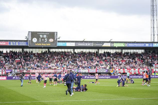 ROTTERDAM , 18-05-2025 , Stadium à Het Kasteel , Season 2024 2025 , Football , Eredivisie . Match between Sparta and PSV . Players of PSV Celebrate the Championship Sparta - PSV x29327989x Copyright: