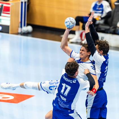 18 05 2025, GER, Handball, Men, Season 24 25, 1 Daikin Handball Bundesliga, Matchday 30, ThSV Eisenach VfL Gummersbach Marko Grgic ThSV Eisenach,17 Julian Koester VfL Gummersbach Phillip Meyer ThSV Eisenach,27 99817 Eisenach Werner Assmann Halle Am Sportp Thueringen Germany