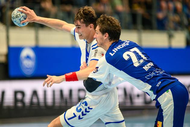 Julian Koester Rueckraum Links, VfL Gummersbach, 7 , Philipp Meyer ThSV Eisenach, 27 GER, Thuringia, ThSV Eisenach vs VfL Gummersbach, Handball, Daikin 1 Handballbundesliga, 30 Matchday, Season 2024 2025, Sunday, 18 05 2025, 16 30 GER, Thuringia, ThSV Eisenach v VfL Gummersbach, Handball, Daikin 1 Handball Bundesliga, Matchday 30, 2024 2025 season, Sunday, 18 05 2025, 16 30 Eisenach Copyright: xEibner-Pressefoto MartinxHerbstx EP_MHT