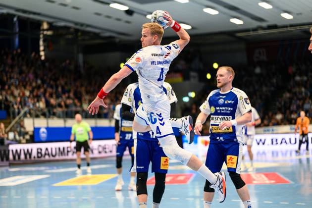 Ellidi Snaer Vidarsson Kreislaeufer, VfL Gummersbach, 4 , Peter Walz ThSV Eisenach, 14 GER, Thuringia, ThSV Eisenach vs VfL Gummersbach, Handball, Daikin 1 Handballbundesliga, Matchday 30, Season 2024 2025, Sunday, 18 05 2025, 16 30 GER, Thuringia, ThSV Eisenach v VfL Gummersbach, Handball, Daikin 1 Handball Bundesliga, Matchday 30, 2024 2025 season, Sunday, 18 05 2025, 16 30 Eisenach Copyright: xEibner-Pressefoto MartinxHerbstx EP_MHT
