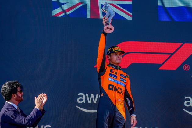 MOTORI - Formula 1 - AWS Gran Premio del Made in Italy e dell Emilia Romagna 2025 - Race Lando Norris (GBR) - McLaren Formula 1 Team - McLaren MCL39 - Mercedes abd Mohammed Bin Sulayem (EAU) - FIA President Podium of the race of Formula 1 AWS Gran Premio del Made in Italy e dell Emilia Romagna 2025 - Autodromo Enzo e Dino Ferrari, Imola (BO) Italy from 15th to 18th May 2025, Imola Italy Copyright: xIPAxSport ABACAx