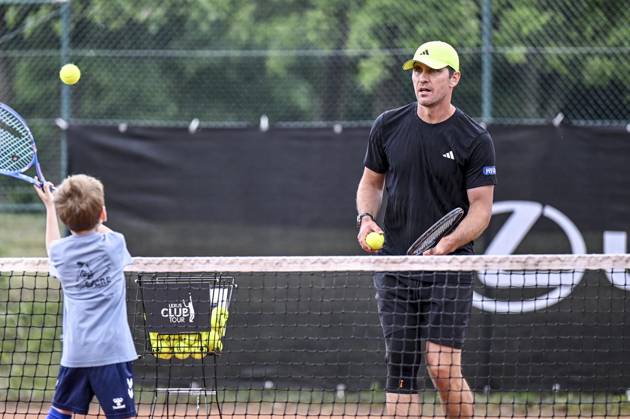 Tennis, Mischa Zverev trains with children in Essen