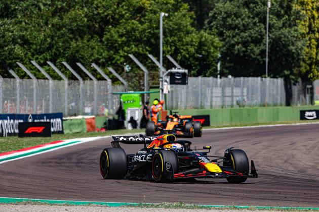 MOTORI - Formula 1 - AWS Gran Premio del Made in Italy e dell Emilia Romagna 2025 - Race Max Verstappen (NED) - Oracle Red Bull Racing - Red Bull RB21 - Honda RBPT during Formula 1 AWS Gran Premio del Made in Italy e dell Emilia Romagna 2025 - Autodromo Enzo e Dino Ferrari, Imola (BO) Italy from 15th to 18th May 2025, Imola Italy Copyright: xIPAxSport ABACAx