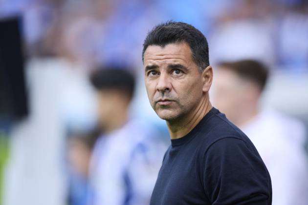 Real Sociead v Girona FC - LaLiga EA Sports Miguel Angel Sanchez Munoz Michel head coach of Girona FC looks on during the LaLiga EA Sports match between Real Sociedad and Girona FC at Reale Arena on May 18, 2025, in San Sebastian, Spain. San Sebastian Reale Arena Basque Country Spain RL_RSOvGFC_000001 Copyright: xRicardoxLarreinax