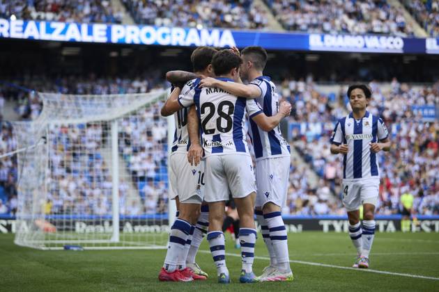 Real Sociead v Girona FC - LaLiga EA Sports Mikel Oyarzabal of Real Sociedad celebrates after scoring goal during the LaLiga EA Sports match between Real Sociedad and Girona FC at Reale Arena on May 18, 2025, in San Sebastian, Spain. San Sebastian Reale Arena Basque Country Spain RL_RSOvGFC_000015 Copyright: xRicardoxLarreinax