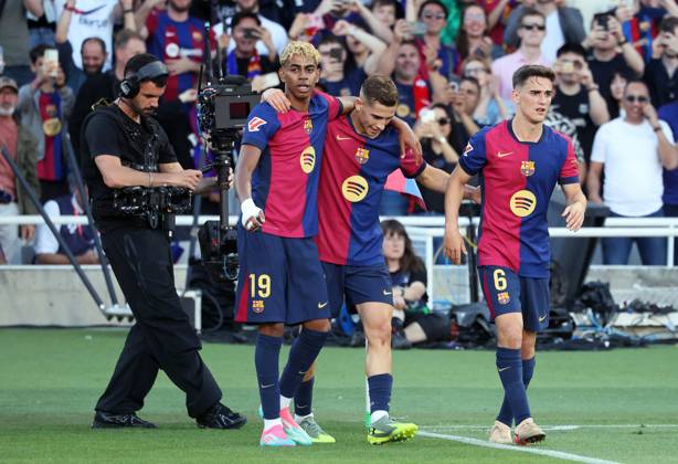 FC Barcelona, Barca v Villarreal CF - La Liga EA Sports Lamine Yamal, Fermin Lopez, and Gavi celebrate during the match between FC Barcelona and Villarreal CF, corresponding to week 37 of LaLiga EA Sports, at the Olympic Stadium Lluis Companys in Barcelona, Spain, on May 18, 2025. Barcelona Barcelona Spain Copyright: xUrbanandsportx originalFilename:urbanandsport-fcbarcel250518_npR6Z