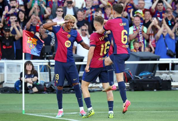 FC Barcelona, Barca v Villarreal CF - La Liga EA Sports Lamine Yamal, Fermin Lopez, and Gavi celebrate during the match between FC Barcelona and Villarreal CF, corresponding to week 37 of LaLiga EA Sports, at the Olympic Stadium Lluis Companys in Barcelona, Spain, on May 18, 2025. Barcelona Barcelona Spain Copyright: xUrbanandsportx originalFilename:urbanandsport-fcbarcel250518_npyj3
