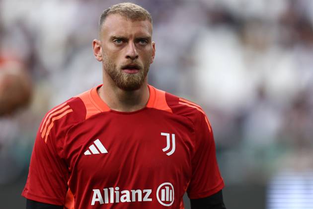 Michele Di Gregorio (Juventus Fc) warm up, Serie A, Juventus v Udinese - Serie A, Allianz Stadium, May 18, 2025, Turin, Italy.