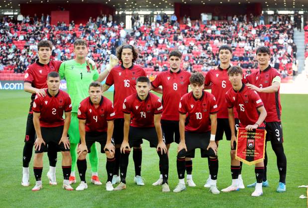 UEFA European Under-17 Championship 2024 25 Group A, in Tirana on, Albania on May 19, 2025. Albanian team pose for a photograph prior to the UEFA European Under-17 Championship 2024 25 Group A football match Albania vs Portugal at Arena Kombetare on May 19, 2025, in Tirana, Albania. TIRANE ALBANIA Copyright: xMALTONxDIBRAx