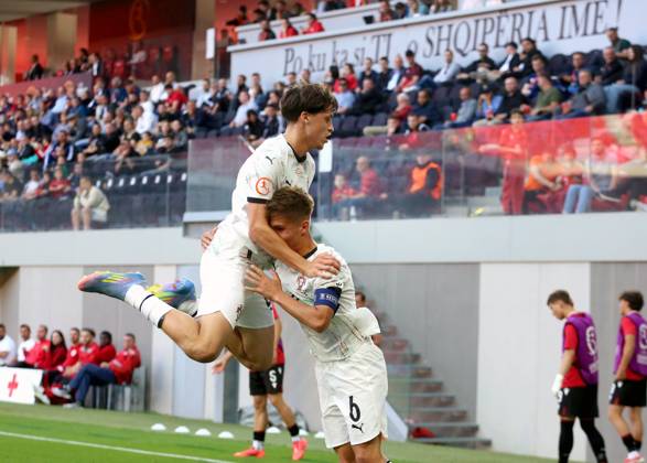 UEFA European Under-17 Championship 2024 25 Group A, in Tirana on, Albania on May 19, 2025. Portugal players celebrate scoring during the UEFA European Under-17 Championship 2024 25 Group A football match Albania vs Portugal at Arena Kombetare on May 19, 2025, in Tirana, Albania. TIRANE ALBANIA Copyright: xMALTONxDIBRAx