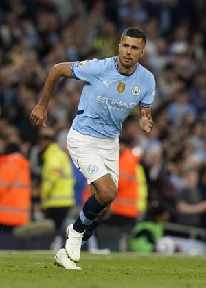 Manchester, England, 20th May 2025. Rodri of Manchester City makes his return to first team action during the Manchester City vs AFC Bournemouth Premier League match at the Etihad Stadium, Manchester. Picture credit should read: Andrew Yates Sportimage EDITORIAL USE ONLY. No use with unauthorised audio, video, data, fixture lists, club league logos or live services. Online in-match use limited to 120 images, no video emulation. No use in betting, games or single club league player publications. SPI_057_AY_MAN_CITY_BOURNEMOUTH SPI-3952-0059