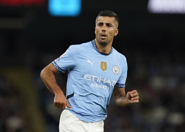 Manchester, England, 20th May 2025. Rodri of Manchester City in action during the Manchester City vs AFC Bournemouth Premier League match at the Etihad Stadium, Manchester. Picture credit should read: Andrew Yates Sportimage EDITORIAL USE ONLY. No use with unauthorised audio, video, data, fixture lists, club league logos or live services. Online in-match use limited to 120 images, no video emulation. No use in betting, games or single club league player publications. SPI_065_AY_MAN_CITY_BOURNEMOUTH SPI-3952-0067