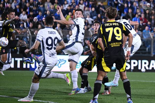 Db Como 23 05 2025 - campionato di calcio serie A Como-Inter foto Daniele Buffa Image nella foto: gol Stefan de Vrij