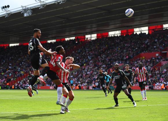 Southampton v Arsenal, Premier League, Football, St. Marys Stadium, Southampton, Hampshire, UK - 25 May 2025 Mikel Merino of Arsenal heads wide. Southampton St Marys Stadium Hampshire GBR, UK NEWSPAPERS OUT Copyright: xMarkxEnfieldx