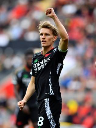 Southampton v Arsenal, Premier League, Football, St. Marys Stadium, Southampton, Hampshire, UK - 25 May 2025 Martin Odegaard of Arsenal celebrates scoring his teams second goal making the score 1-2 Southampton St Marys Stadium Hampshire GBR, UK NEWSPAPERS OUT Copyright: xMarkxEnfieldx