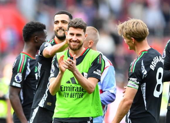 Southampton v Arsenal, Premier League, Football, St. Marys Stadium, Southampton, Hampshire, UK - 25 May 2025 Jorginho of Arsenal applauds the fans at full time. Southampton St Marys Stadium Hampshire GBR, UK NEWSPAPERS OUT Copyright: xMarkxEnfieldx