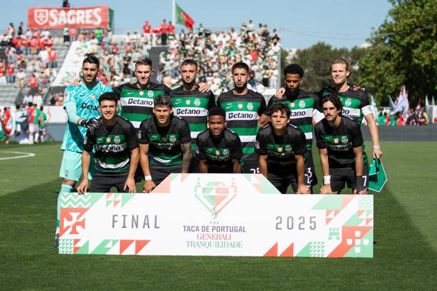 May 25, 2025, Caxias, Lisbon, Portugal: Sporting players pose for a team photo before the final of the of the Portuguese Cup between Benfica and Sporting at Estadio Nacional Caxias Portugal - ZUMAs359 20250525_zsp_s359_038 Copyright: xAlexandrexdexSousax
