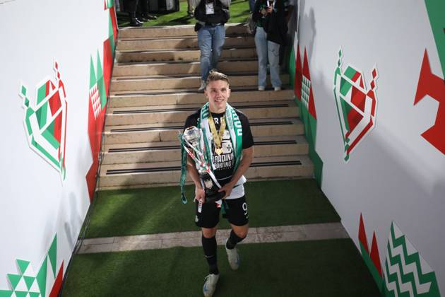 May 25, 2025, Caxias, Lisbon, Portugal: Sporting forward from Sweden VIKTOR GYOKERES (9) celebrating after winning the final of the of the Portuguese Cup between Benfica and Sporting at Estadio Nacional Caxias Portugal - ZUMAs359 20250525_zsp_s359_059 Copyright: xAlexandrexdexSousax