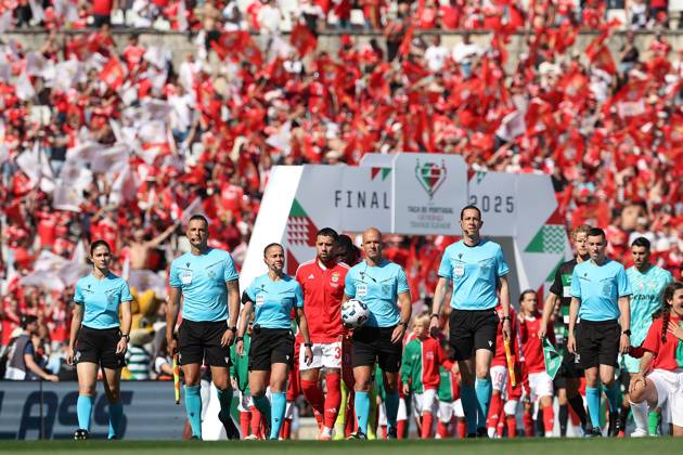 Lisboa, Portugal 25 05 2025 xJAx Taca de Portugal Generali Tranquilidade SL Benfica Sporting Clube de Portugal v l , the teams run in Copyright: JoaquimxFerreira