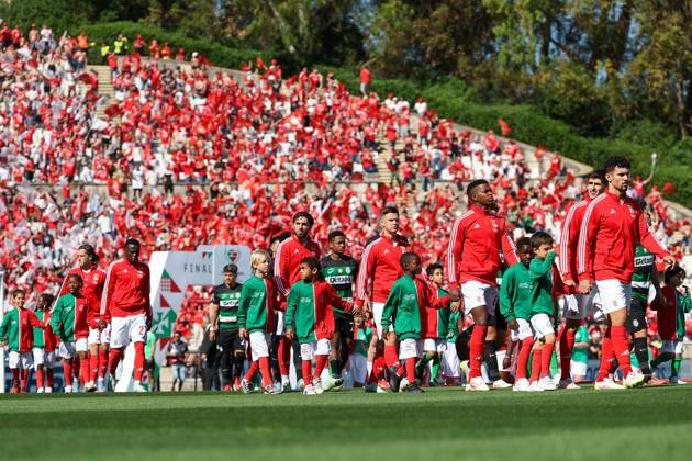 Lisboa, Portugal 25 05 2025 xJAx Taca de Portugal Generali Tranquilidade SL Benfica Sporting Clube de Portugal v l , the teams run in Copyright: JoaquimxFerreira