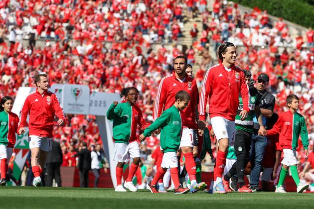 Lisboa, Portugal 25 05 2025 xJAx Taca de Portugal Generali Tranquilidade SL Benfica Sporting Clube de Portugal v l , the teams run in Copyright: JoaquimxFerreira