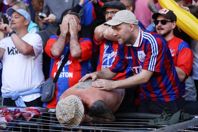 Crystal Palace gegen Manchester City 17. Mai 2025, London FA-Cup-Finale Crystal Palace gegen Manchester City Crystal Palace-Fans warten auf den Schlusspfiff Foto Jacques Feeney Offside London UK  Copyright: xJacquesxFeeneyx xOffsidexOffside