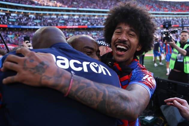 Crystal Palace gegen Manchester City 17. Mai 2025, London FA Cup Finale Crystal Palace gegen Manchester City Chris Richards von Crystal Palace feiert den Sieg Foto Jacques Feeney Offside London UK  Copyright: xJacquesxFeeneyx xOffsidexOffside