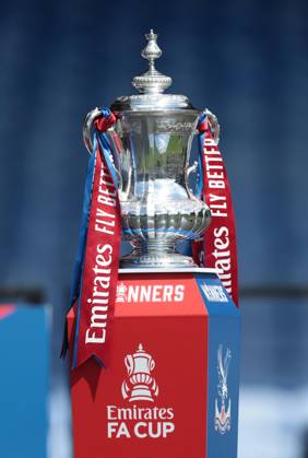 . - Crystal Palace FA Cup Trophy Parade & Celebrations, Selhurst Park Stadium, London, England. - 26th May 2025. (C) Daniel Weir Crystal Pix The Emirates FA Cup on Display during the Crystal Palace FA Cup trophy bus parade & party celebrations at Selhurst Park stadium in South London. - Crystal Palace FA Cup Trophy Parade & Celebrations, Selhurst Park Stadium, London, England. - 26th May 2025. (C) Daniel Weir Crystal Pix London Selhurst Park Stadium United Kingdom Copyright: xDanielxWeirx CP_Crystal_Palace_Bus_Parade_Party_01