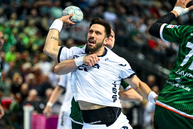 Rasmus Meyer Ejlersen HSG Wetzlar, 05 in duel with Tim Suton TBV Lemgo Lippe, 23 , GER, HSG Wetzlar vs TBV Lemgo Lippe, Handball, Bundesliga, Matchday 31, Season 2024 2025, 28 05 2025 GER, HSG Wetzlar vs TBV Lemgo Lippe, Handball, Bundesliga, Matchday 31, Season 2024 2025, 28 05 2025 Wetzlar Copyright: xEibner-Pressefoto FlorianxWiegandx EP_FWD