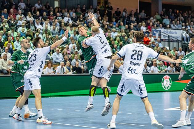 Handball Bundesliga HSG Wetzlar TBV Lemgo Lippe, 28 05 25 Viktor Petersen Norberg HSG Wetzlar, 8 , Vladimir Vranjes HSG Wetzlar, 14 , Tim Suton TBV Lemgo Lippe, 23 , Lukas Hutecek TBV Lemgo Lippe, 2 , Hendrik Wagner TBV Lemgo Lippe, 28 Handball Bundesliga HSG Wetzlar TBV Lemgo Lippe Wetzlar, 28 05 25 Copyright: xBEAUTIFULxSPORTS Roeczeyx